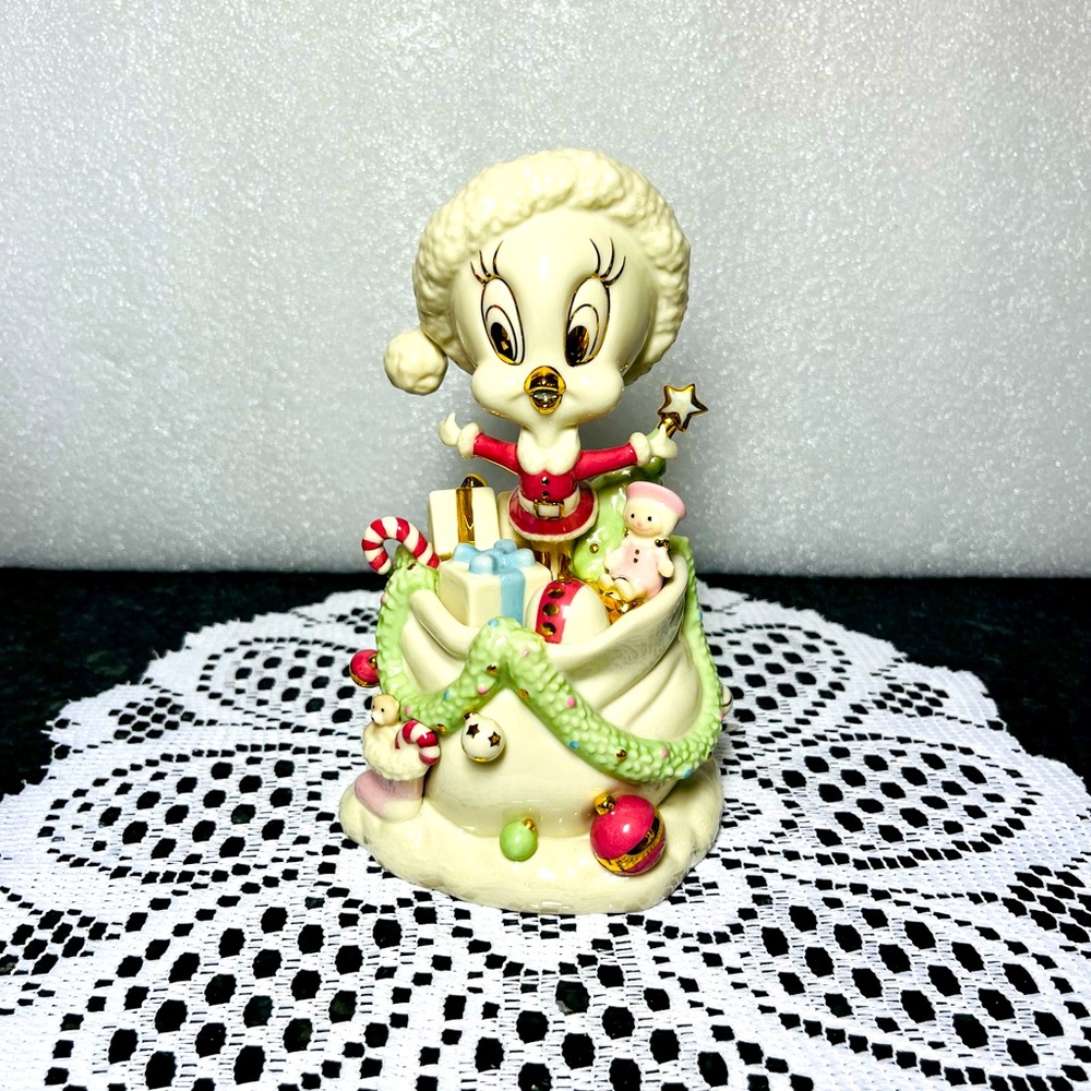 Lenox Tweety Holiday Gifts Galore Looney Tunes Bird Figurine